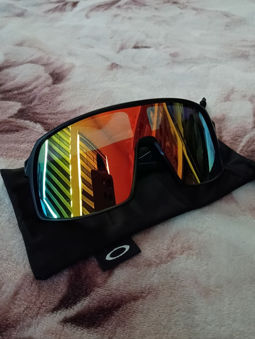 Oakley Men’s Sutro Sunglasses with Red-Gold Mirrored Lens OO9406